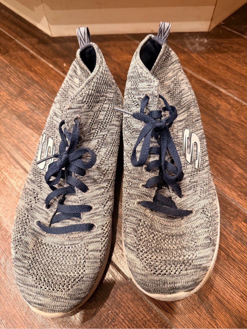 Skechers Knit Sneakers w/ Navy Laces– Men’s Size 8.5